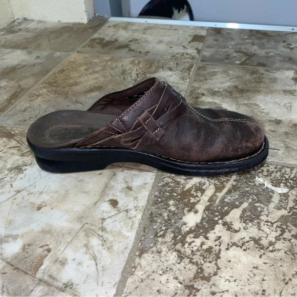 Women’s Clark’s Slip on Brown Leather Causal  Comfort Clog Mules shoes size 6 - Picture 5 of 14